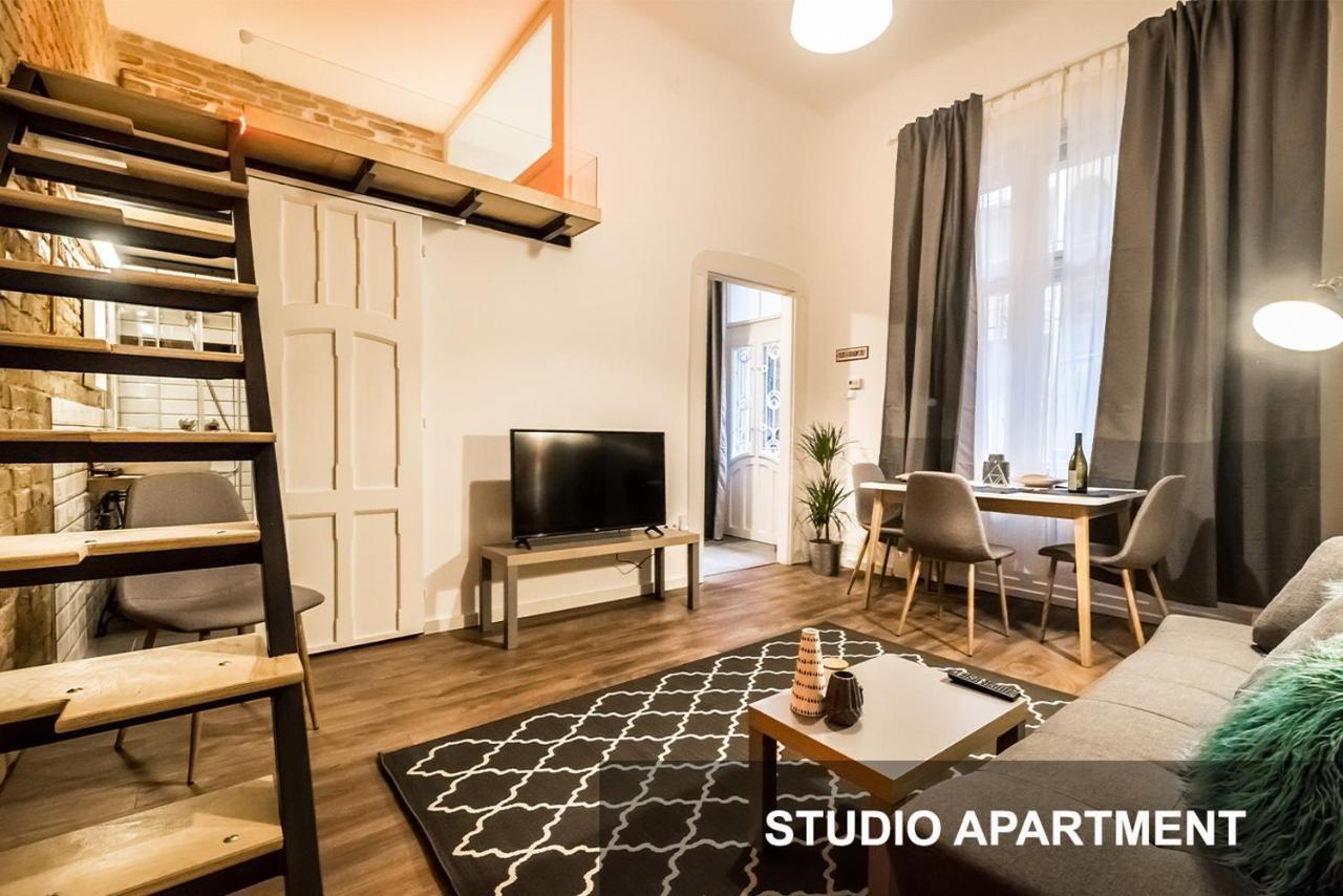 Bpr Whistle Arts Industrial Apartman