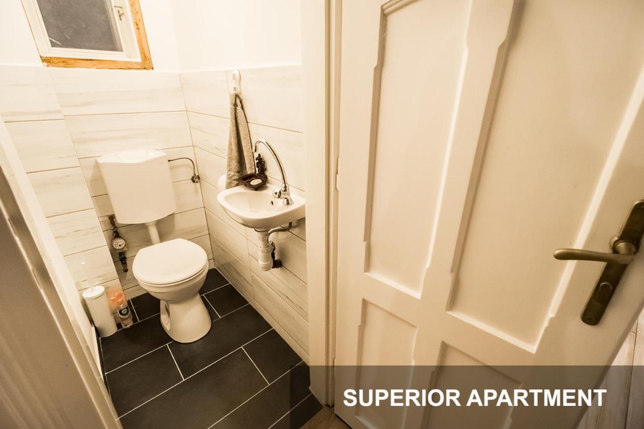 Apartman Bpr Whistle Arts Industrial *