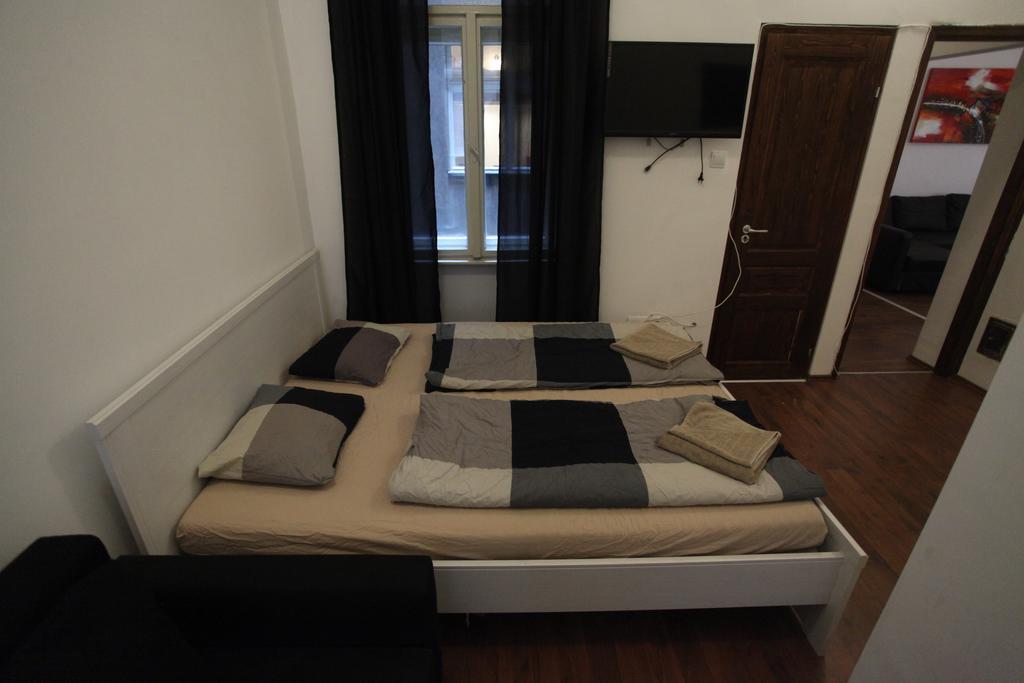 Bpr Whistle Arts Industrial Apartman